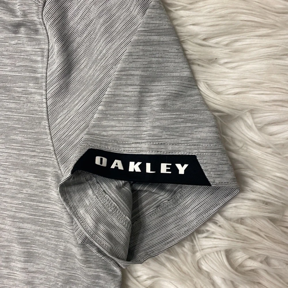 Mens Oakley shirt. - Picture 4 of 7